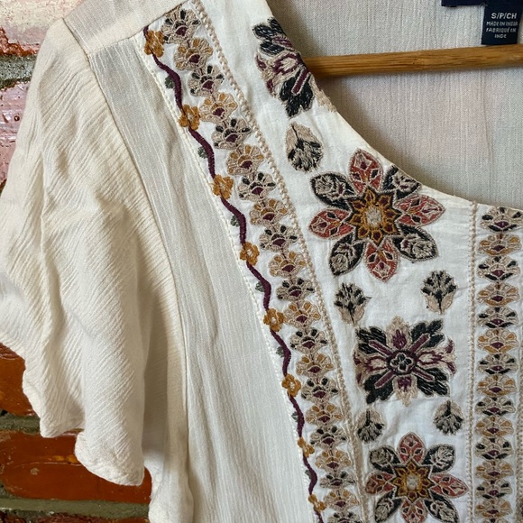 AE Embroidered Top - Picture 3 of 5